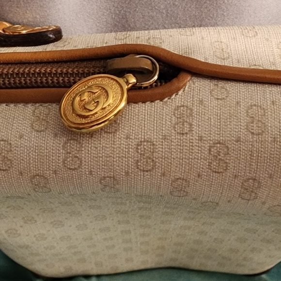 Gucci purse - Picture 4 of 12